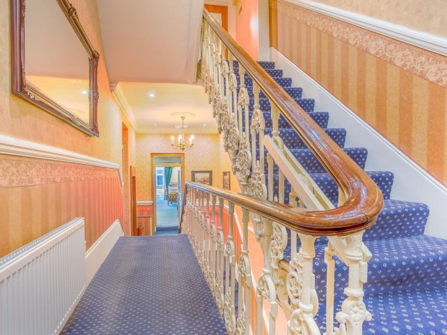 London Town Hotel Екстериор снимка