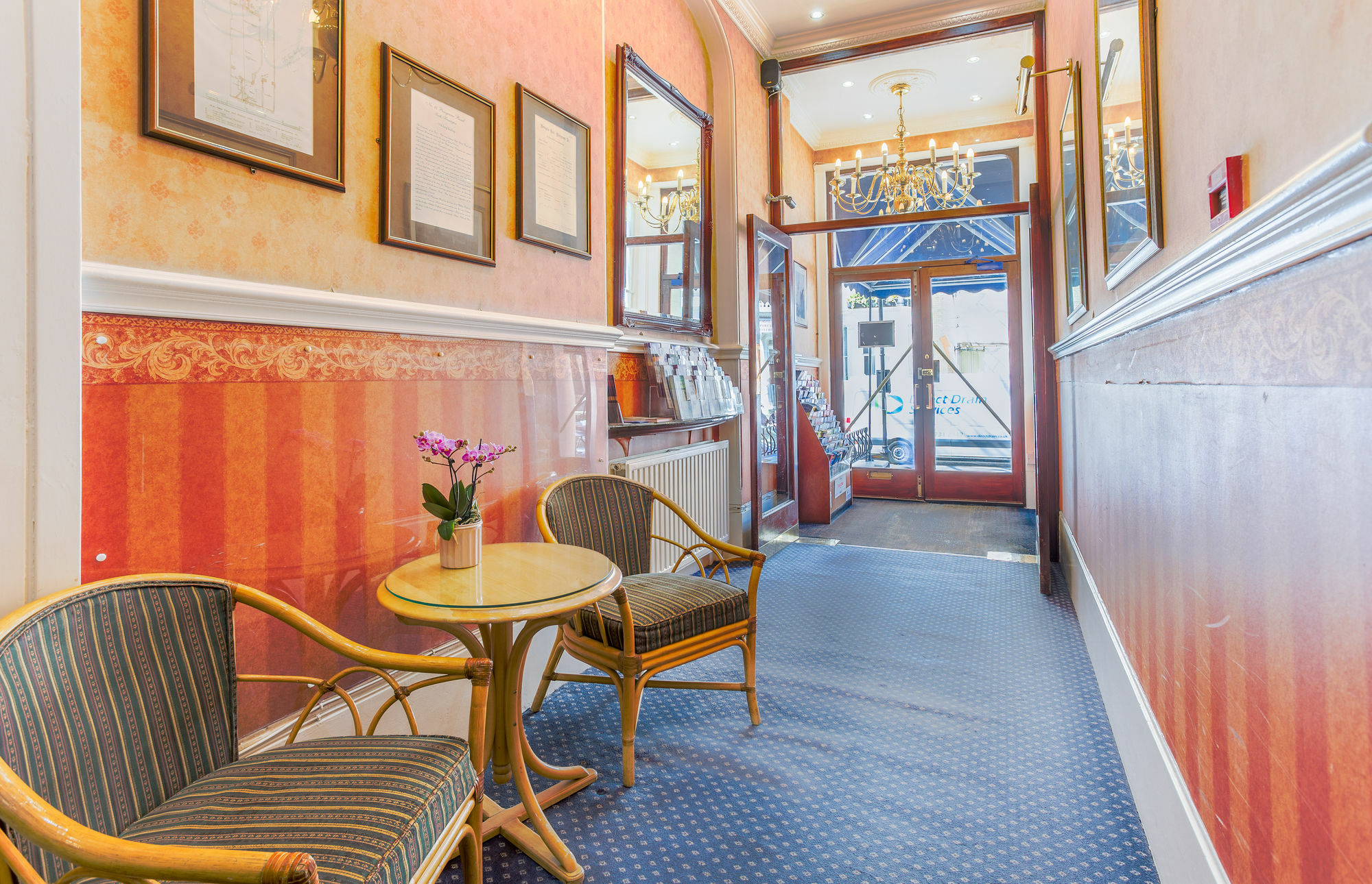 London Town Hotel Екстериор снимка