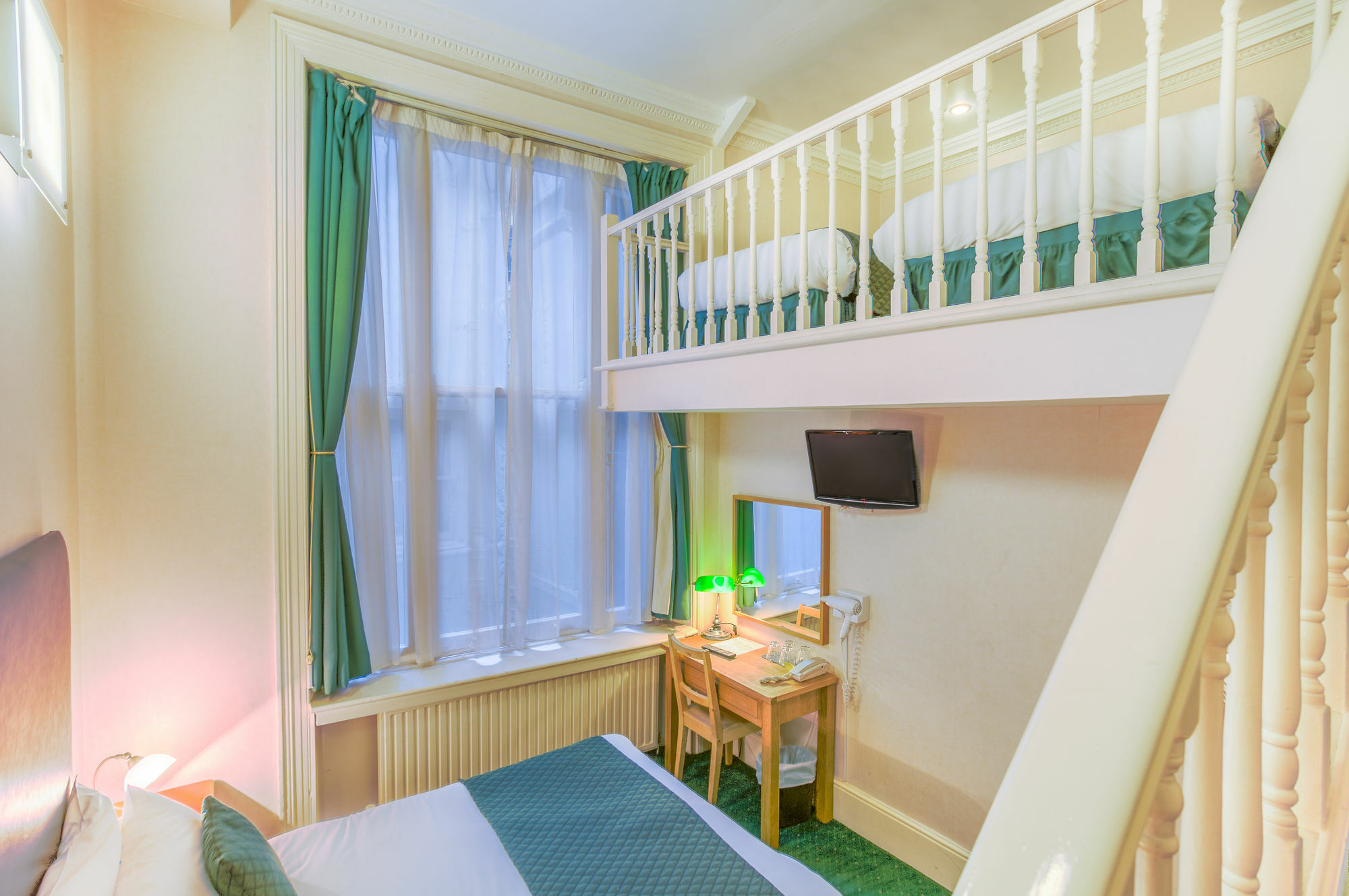 London Town Hotel Екстериор снимка