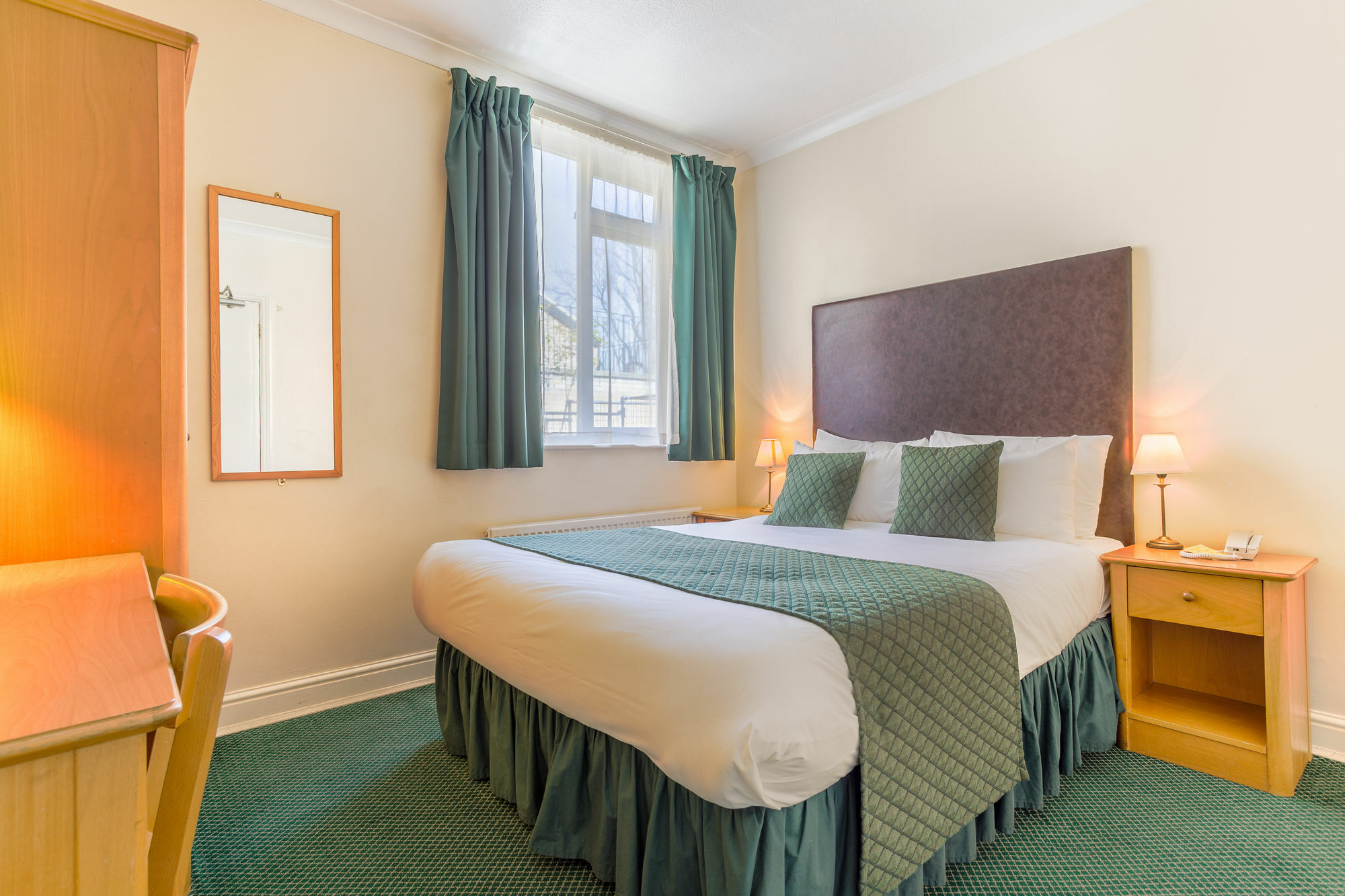 London Town Hotel Екстериор снимка