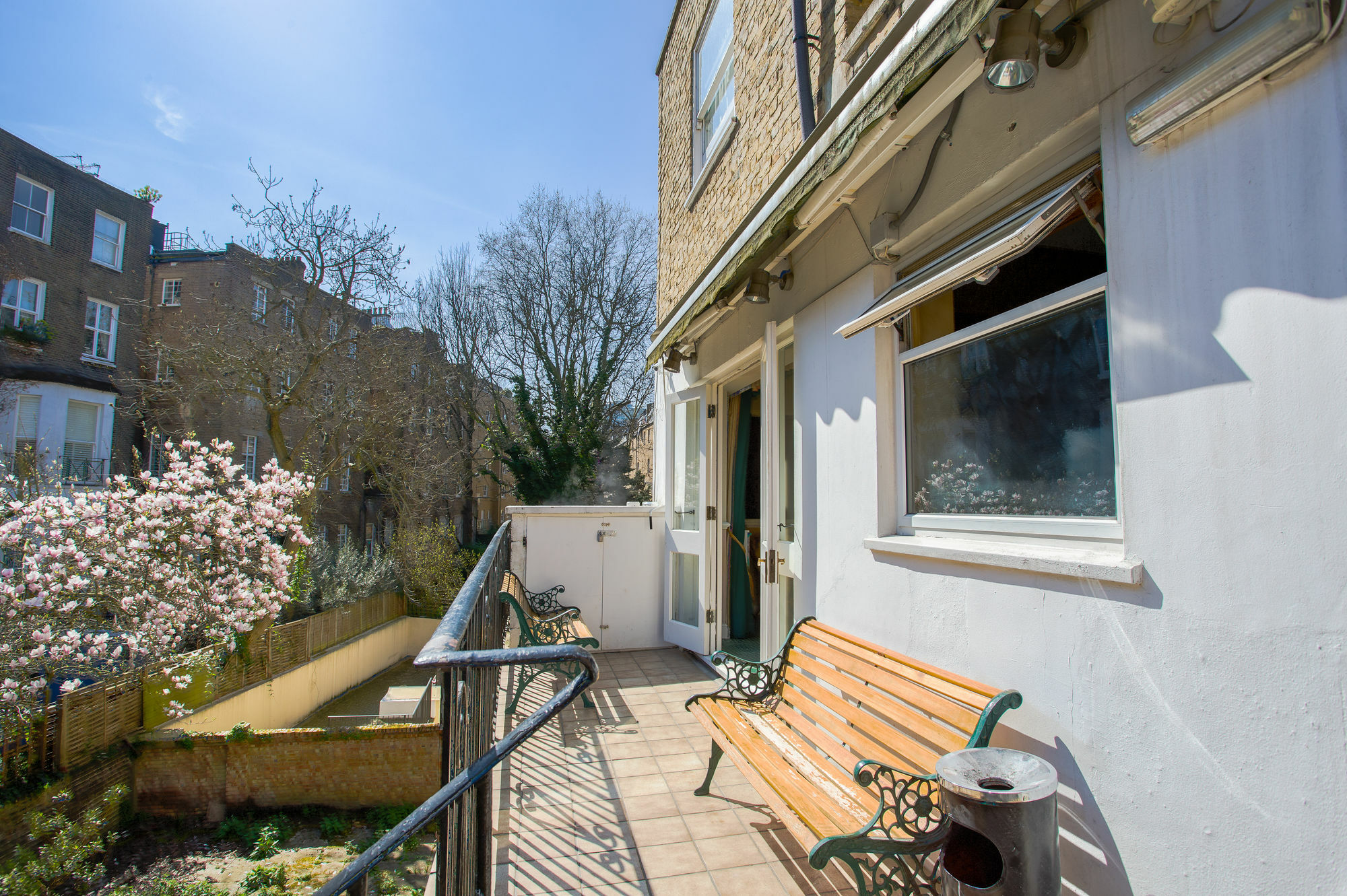 London Town Hotel Екстериор снимка